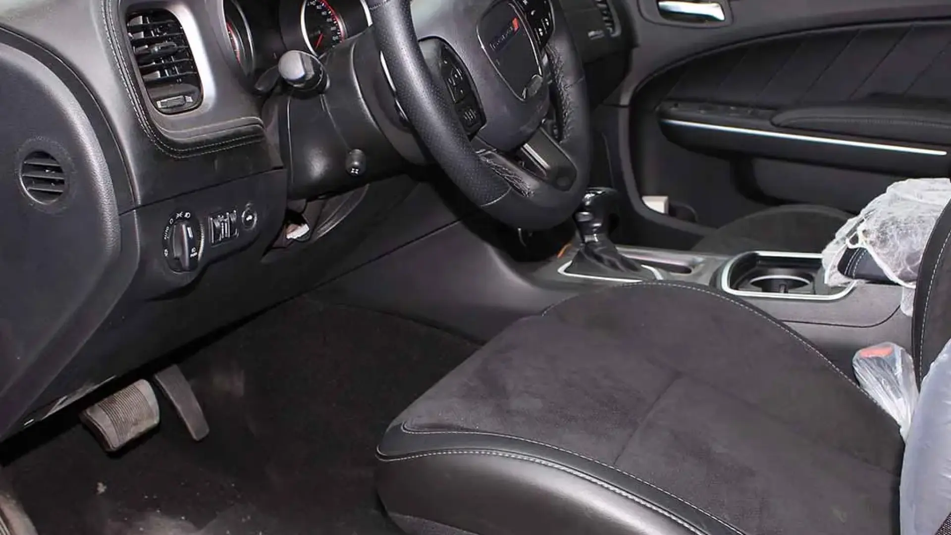 دودج تشارجر 2023