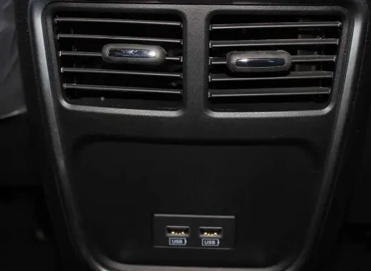 دودج تشارجر 2023