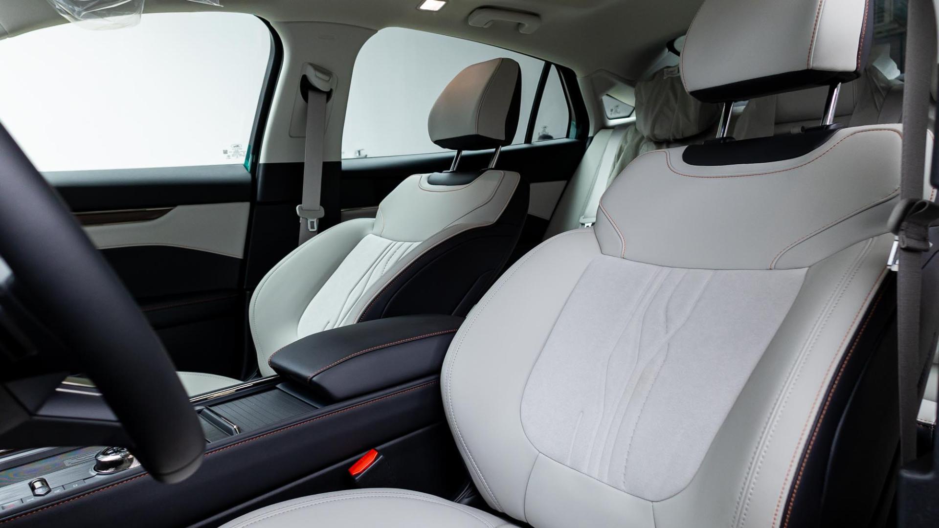 فورد تورس تيتانيوم 2026