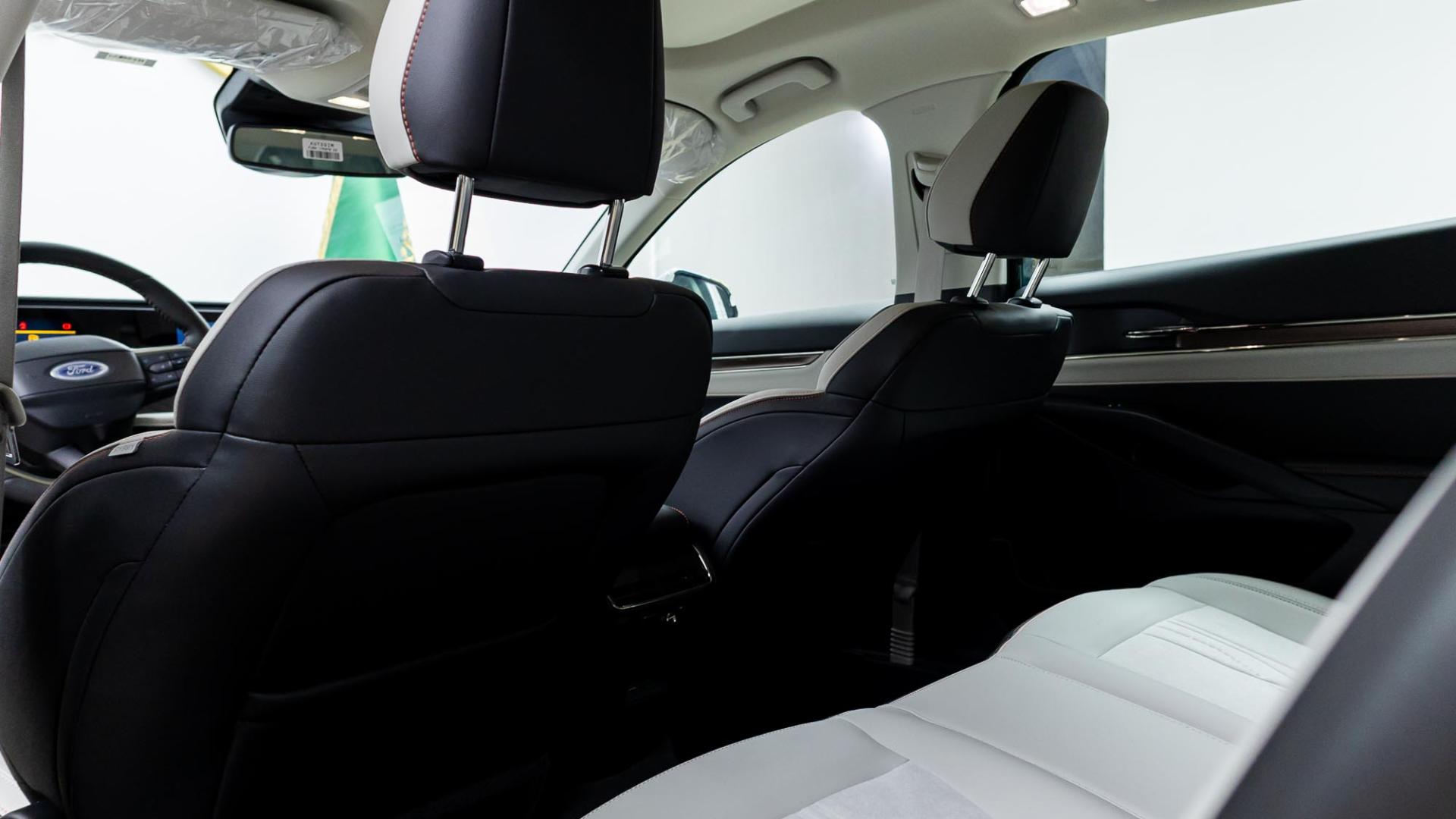 فورد تورس تيتانيوم 2026