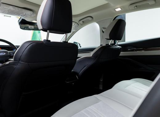 فورد تورس تيتانيوم 2026