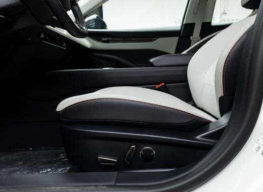 فورد تورس تيتانيوم 2026