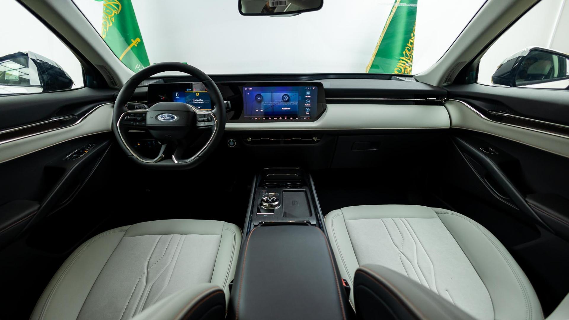 فورد تورس تيتانيوم 2026