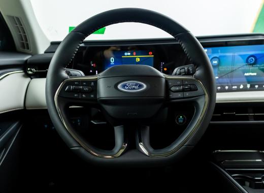 فورد تورس تيتانيوم 2026