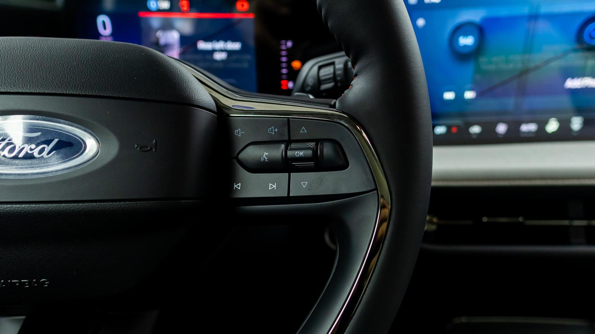 فورد تورس تيتانيوم 2026