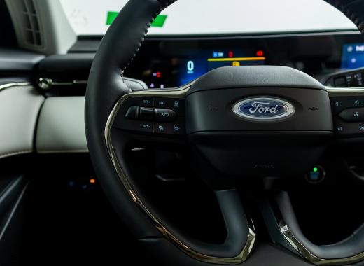 فورد تورس تيتانيوم 2026