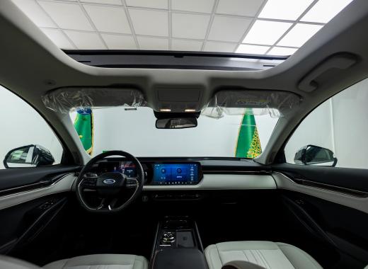 فورد تورس تيتانيوم 2026