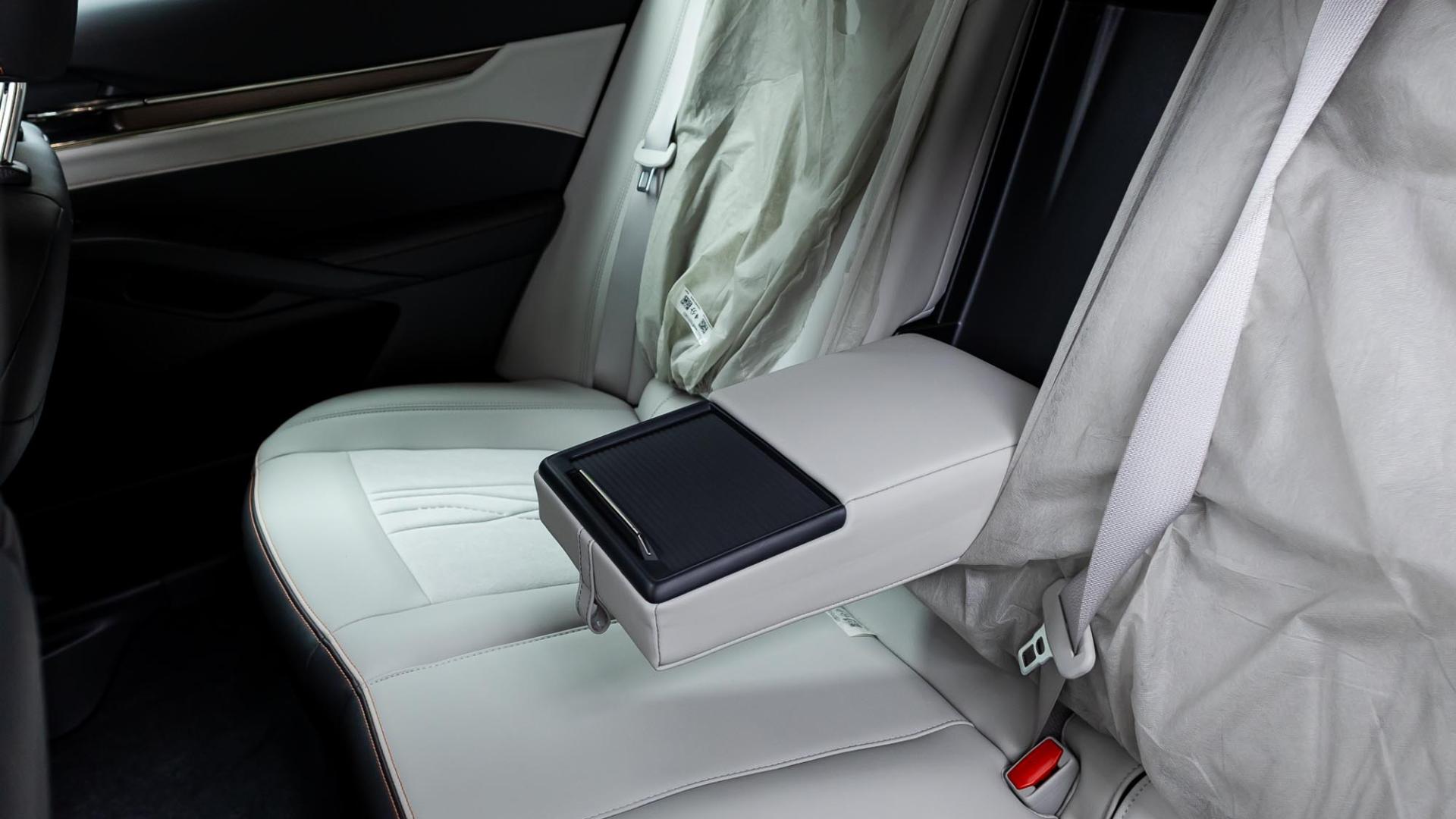 فورد تورس تيتانيوم 2026