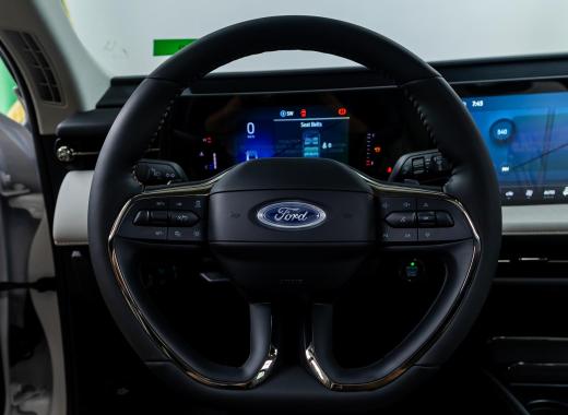 فورد تورس تيتانيوم 2026