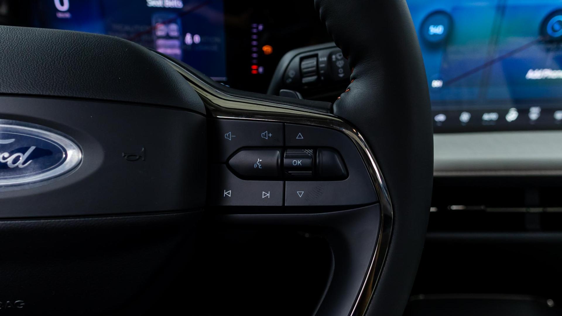 فورد تورس تيتانيوم 2026