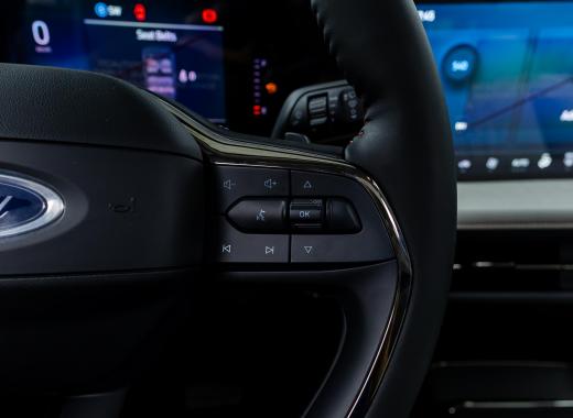 فورد تورس تيتانيوم 2026