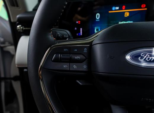 فورد تورس تيتانيوم 2026