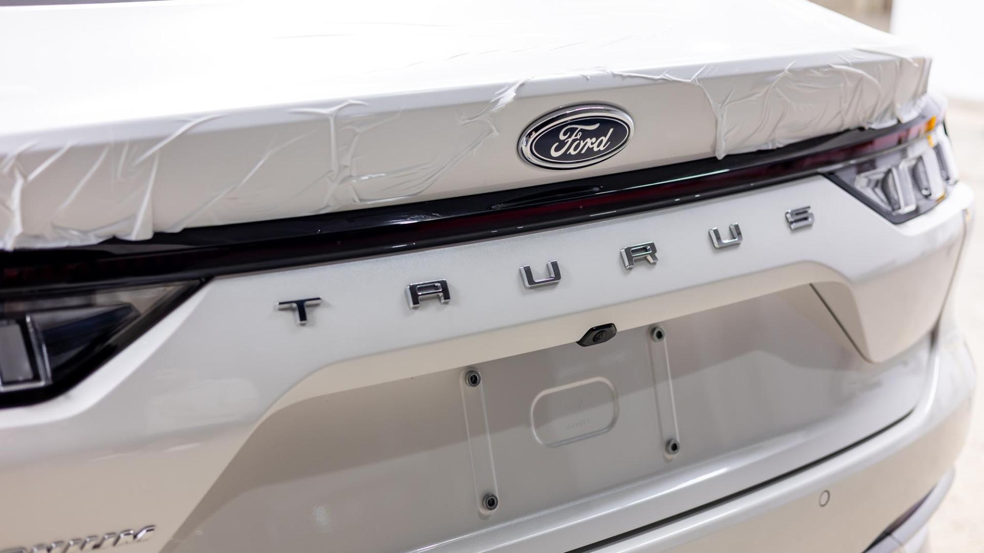 فورد تورس تيتانيوم 2026