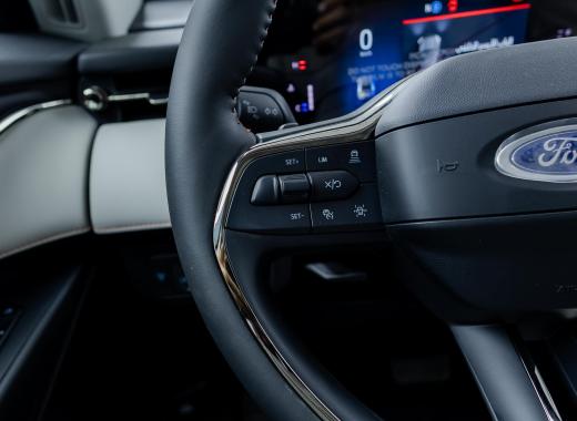 فورد تورس تيتانيوم 2026