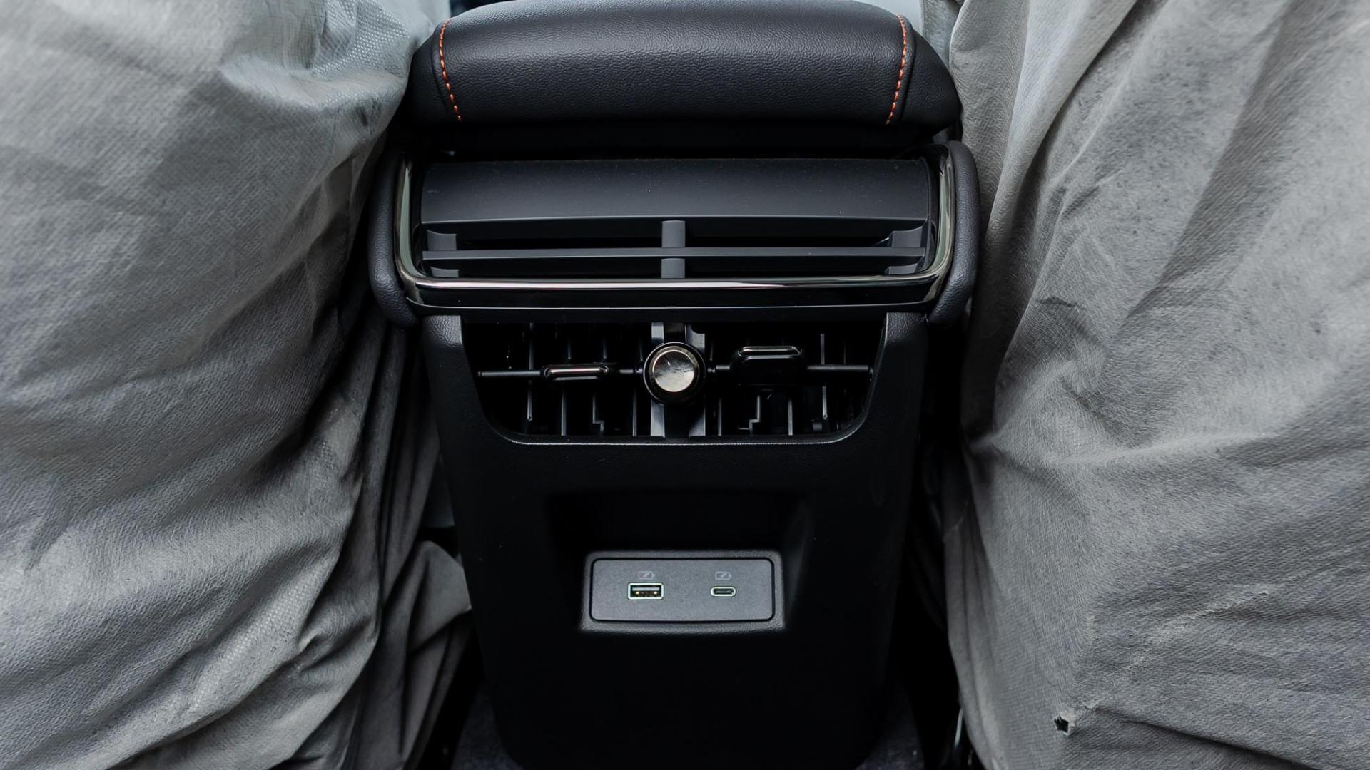 فورد تورس تيتانيوم 2026