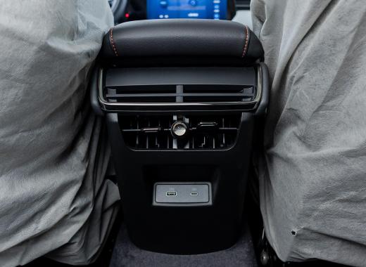 فورد تورس تيتانيوم 2026