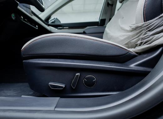 فورد تورس تيتانيوم 2026