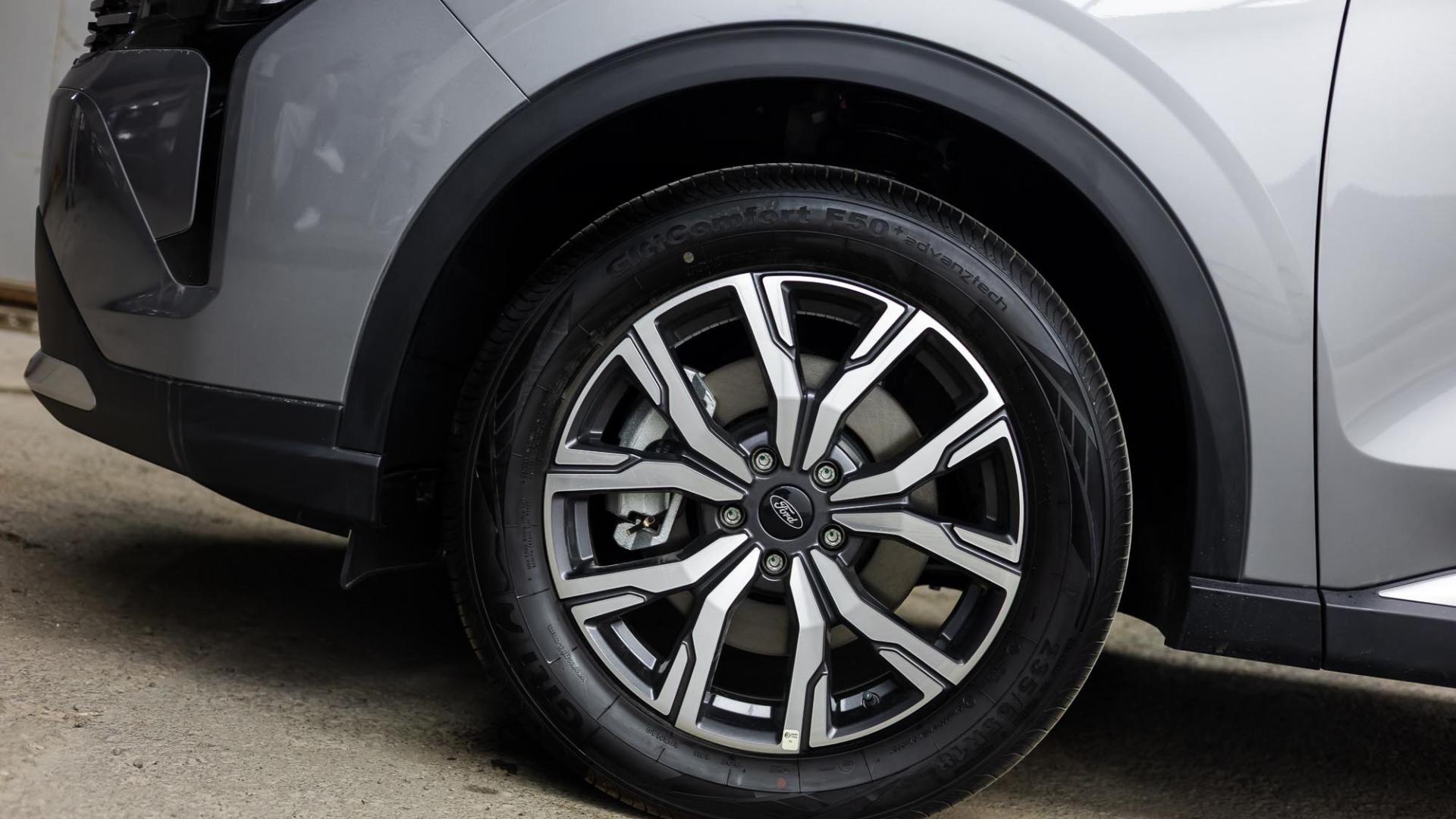 فورد تريتوري ترند