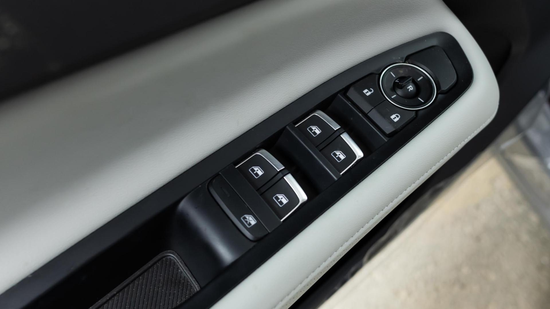 فورد تريتوري ترند