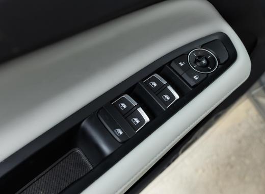 فورد تريتوري ترند