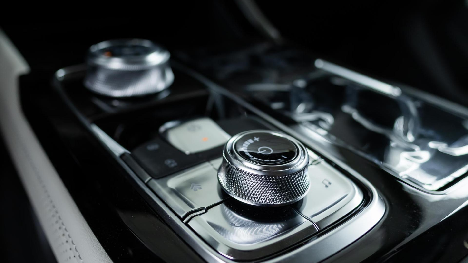 فورد تريتوري ترند