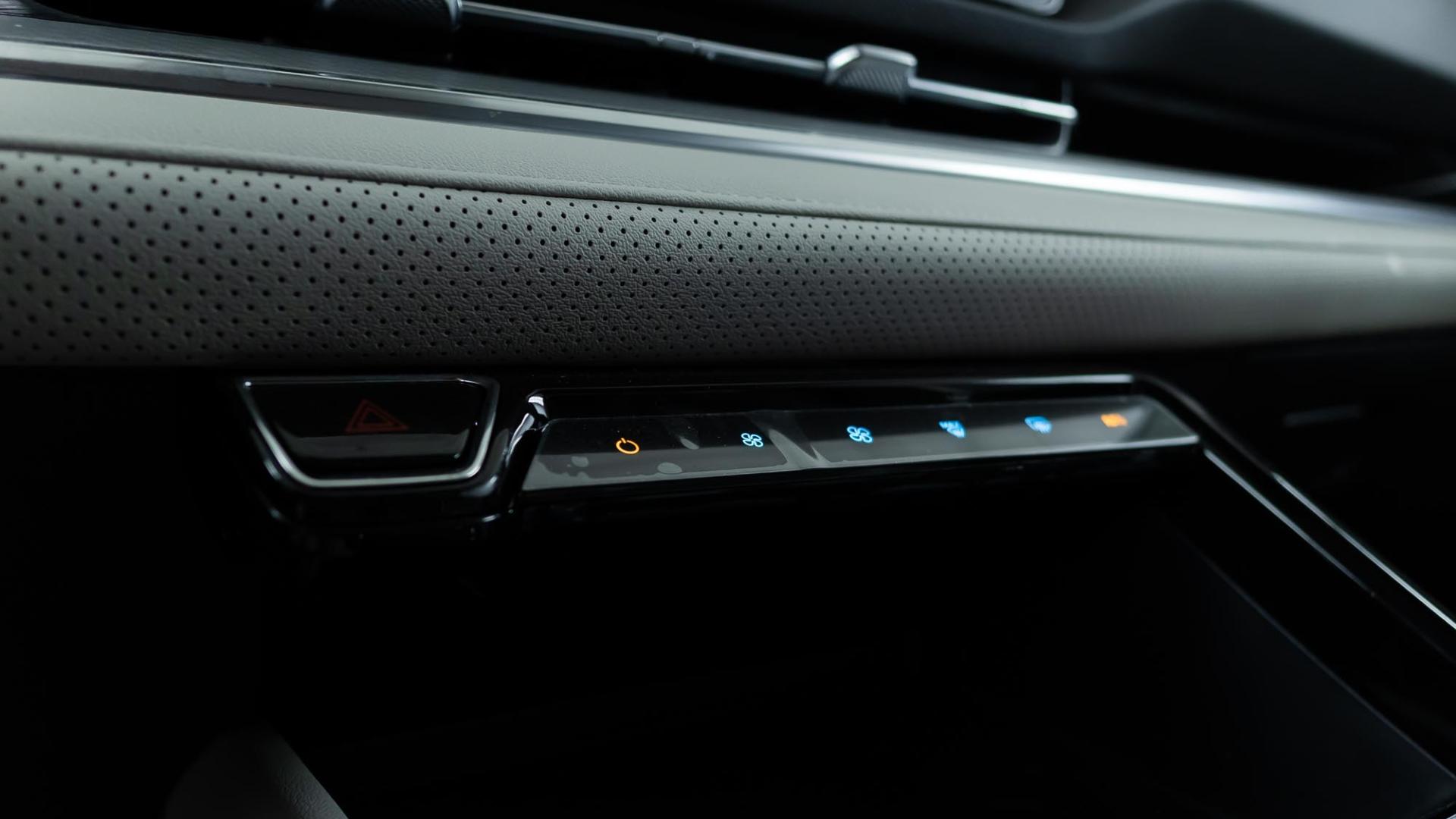 فورد تريتوري ترند