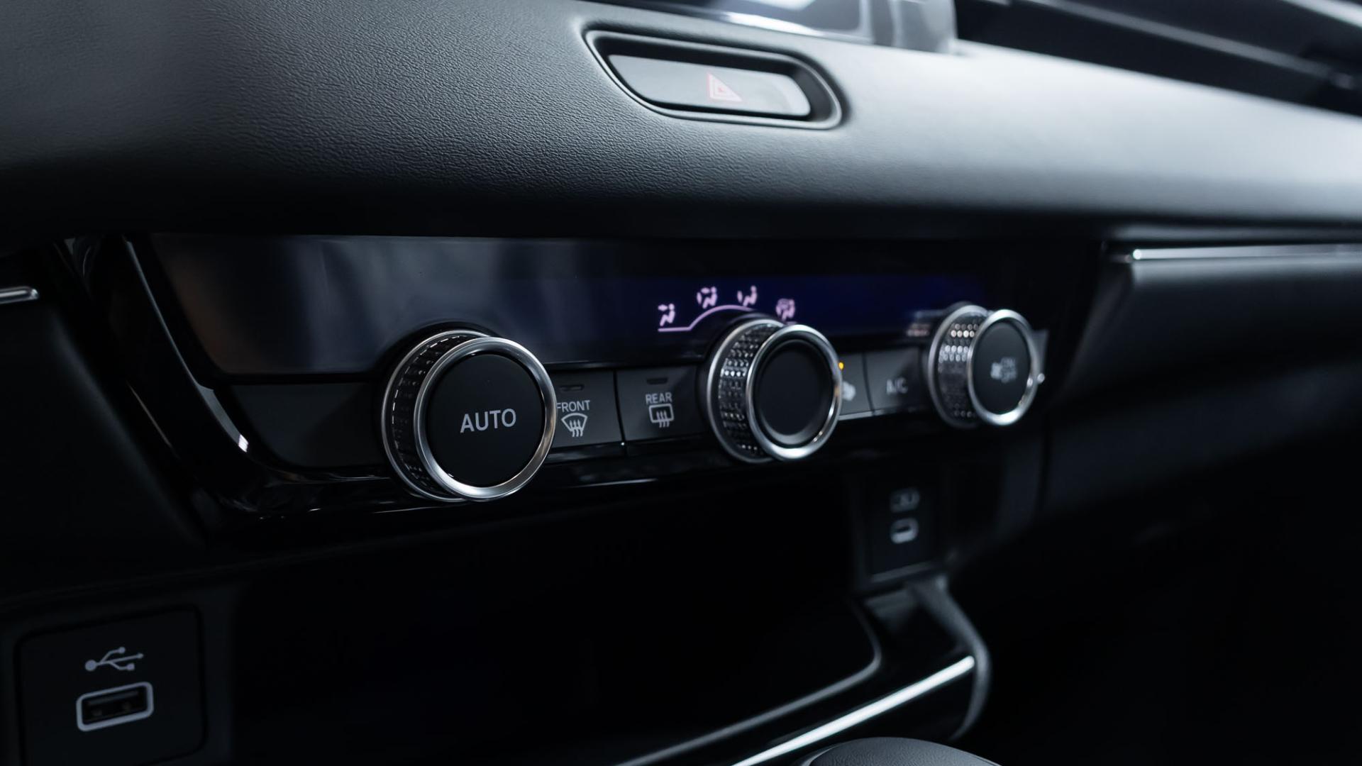 2025 نص فل  LX  HRV هوندا