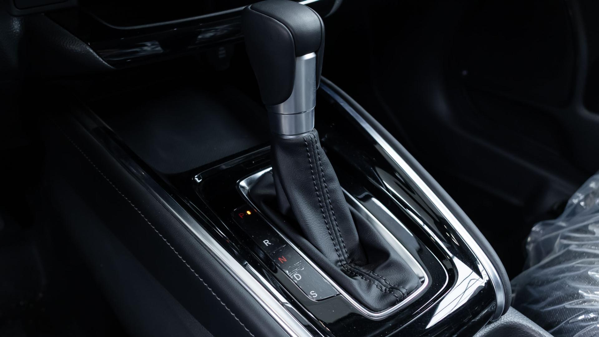 2025 نص فل  LX  HRV هوندا