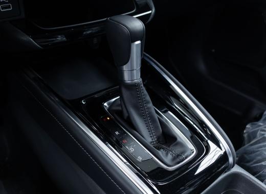 2025 نص فل  LX  HRV هوندا