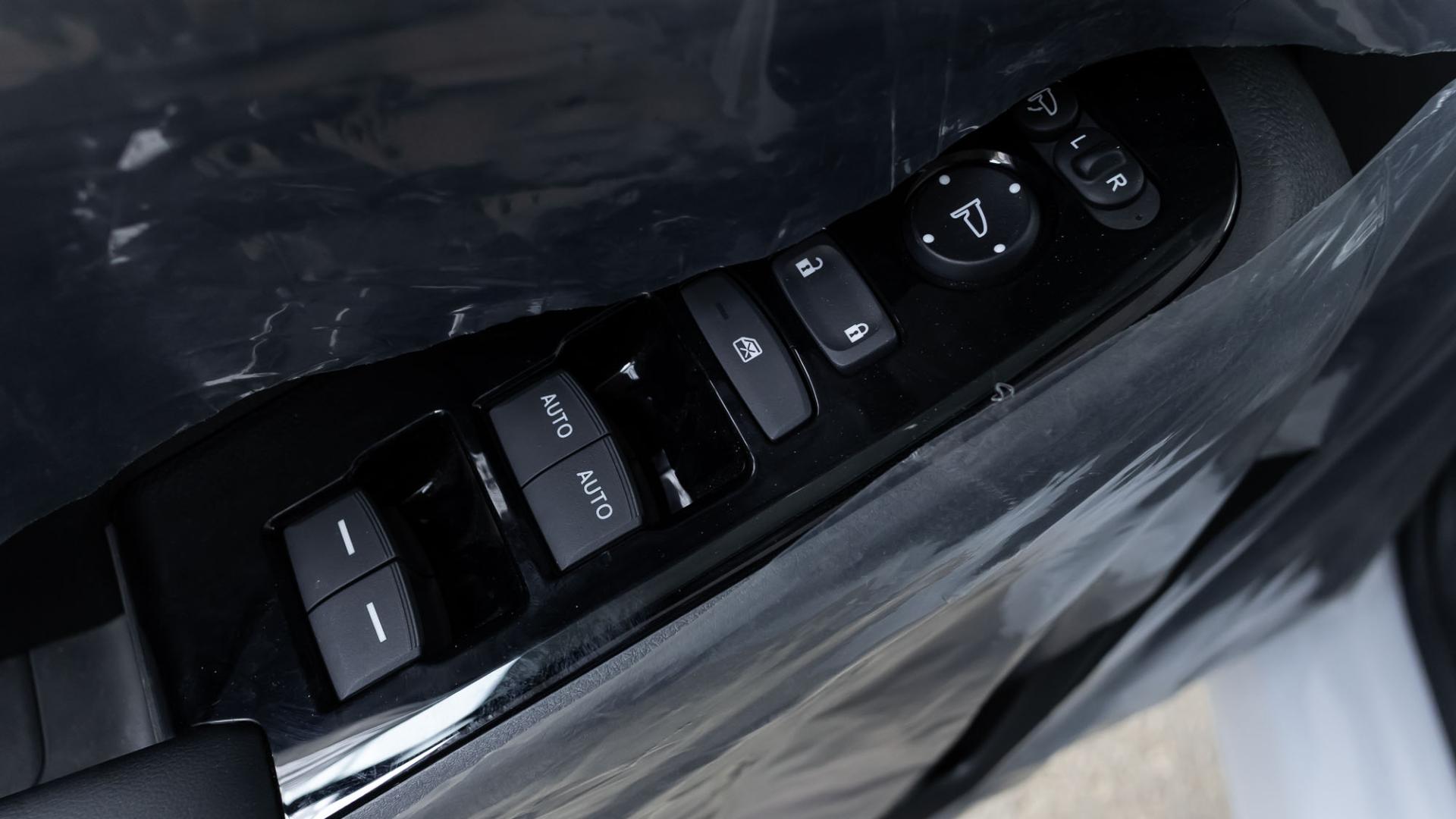 2025 نص فل  LX  HRV هوندا