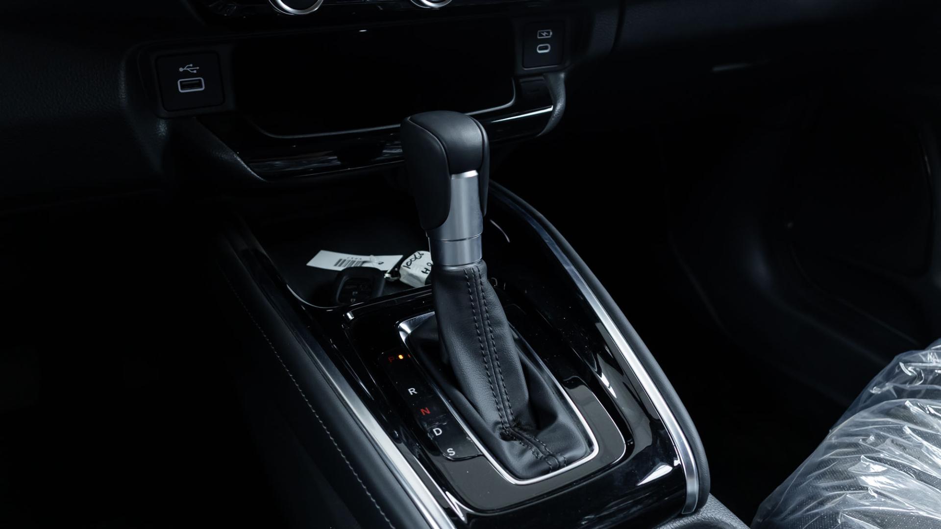 2025 نص فل  LX  HRV هوندا