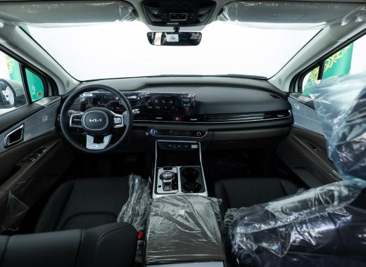 كيا كارنيفال نص فل 2025