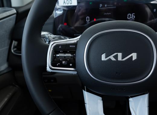 كيا كارنيفال نص فل 2025