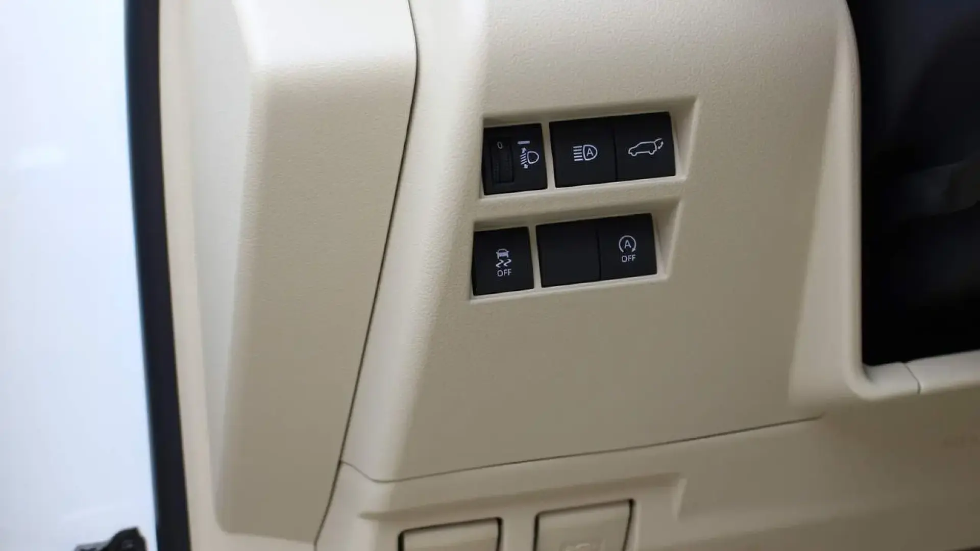 تويوتا لاندكروزر GXR-L5 2024
