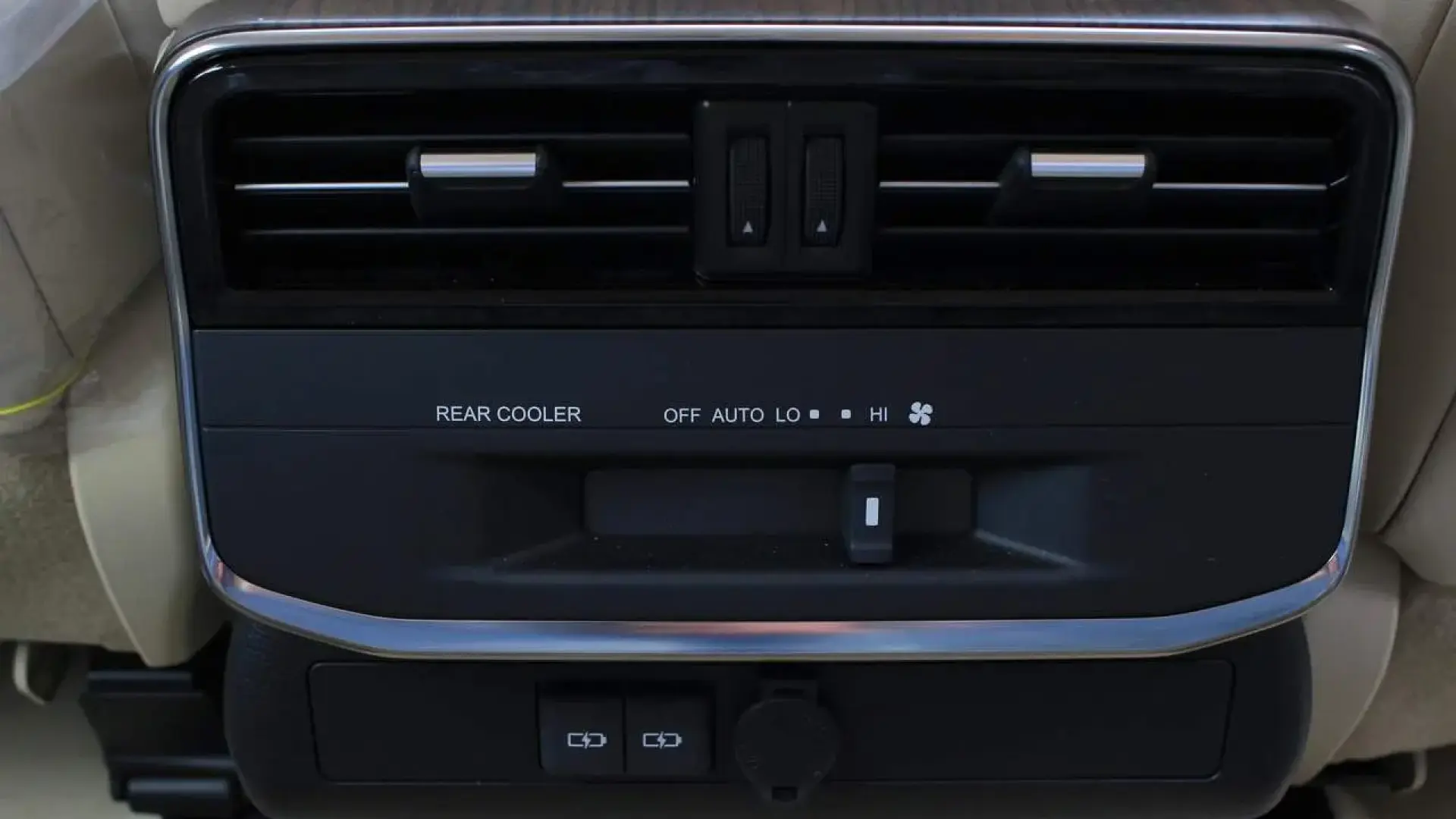 تويوتا لاندكروزر GXR-L5 2024