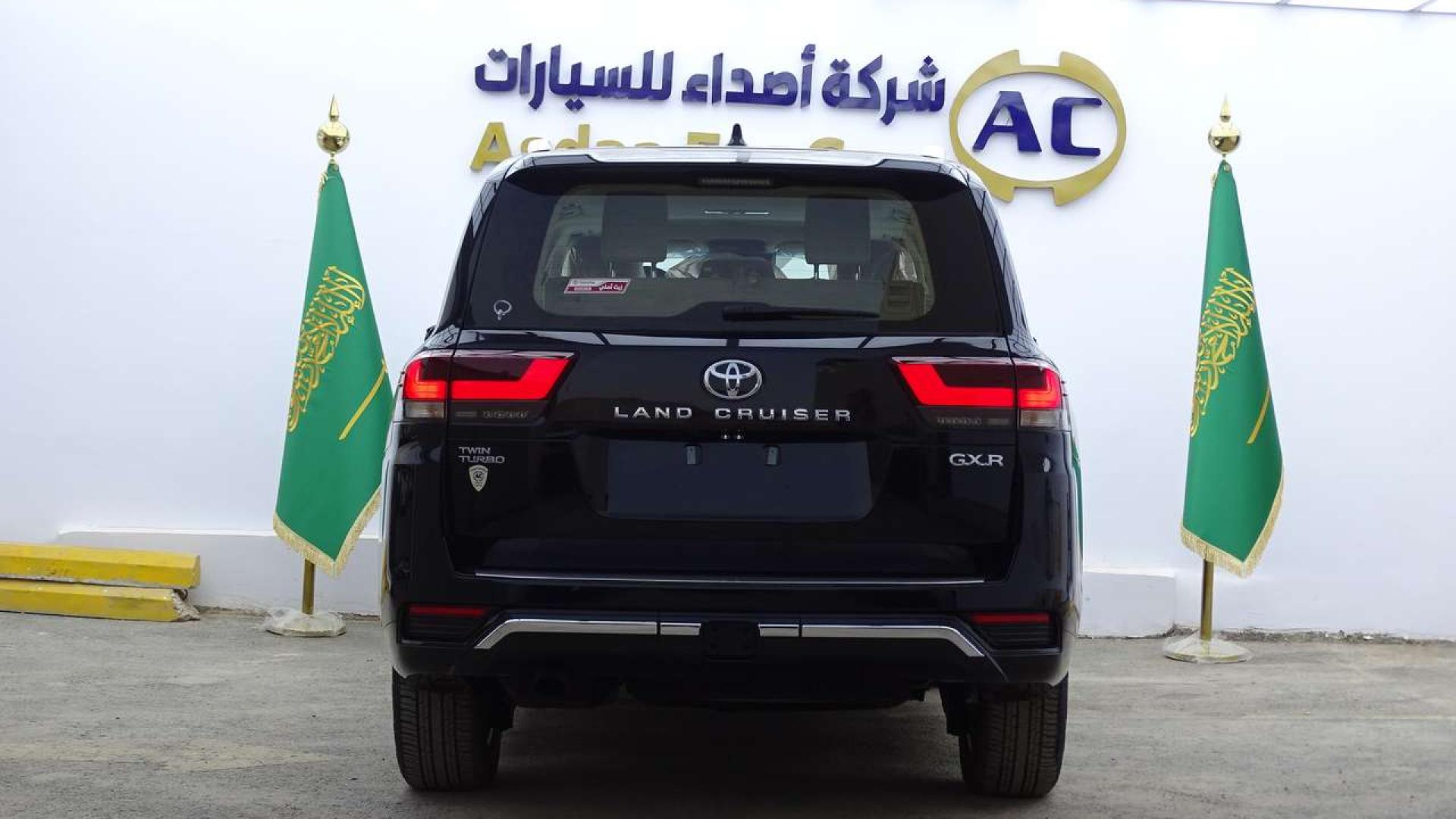 تويوتا لاندكروزر GXR-L4