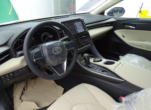 تويوتا افالون XLE خليجي