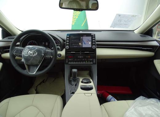 تويوتا افالون XLE خليجي