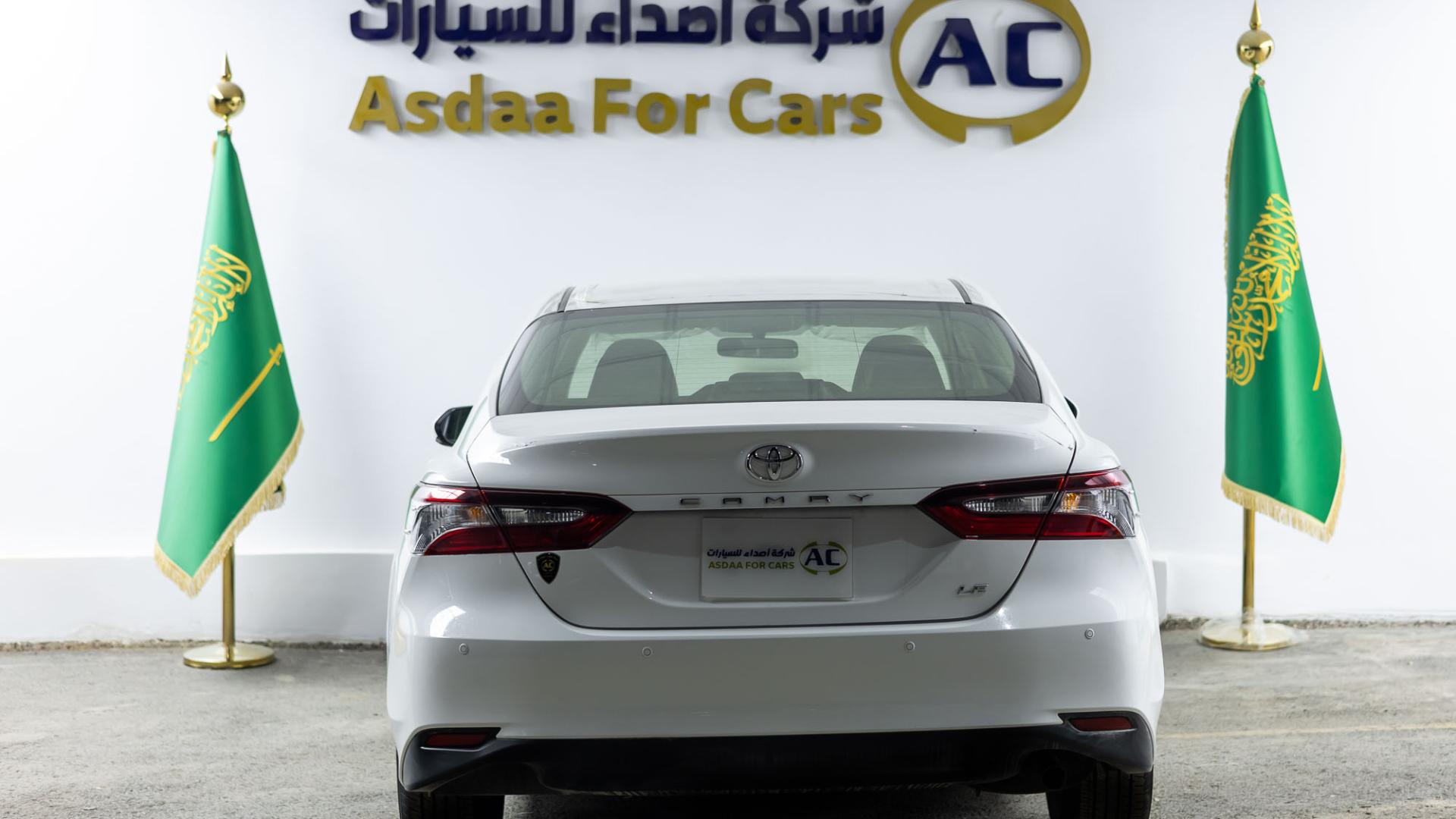 LE تويوتا كامري