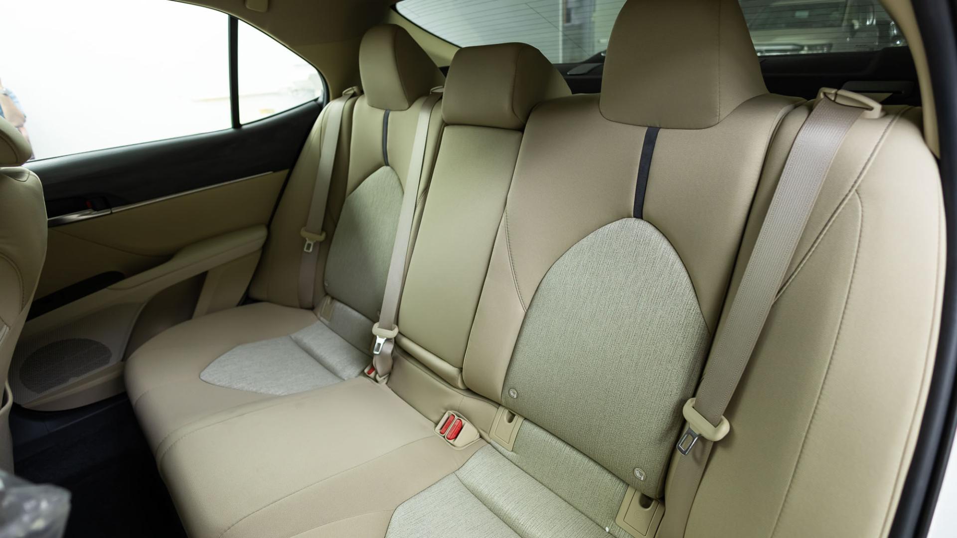 LE تويوتا كامري