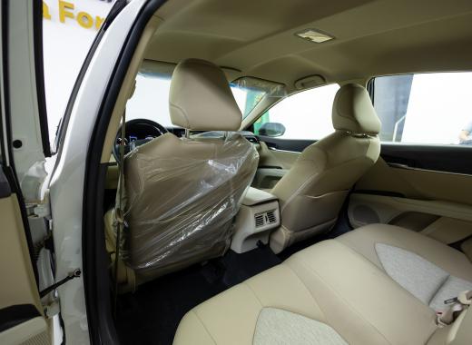 LE تويوتا كامري