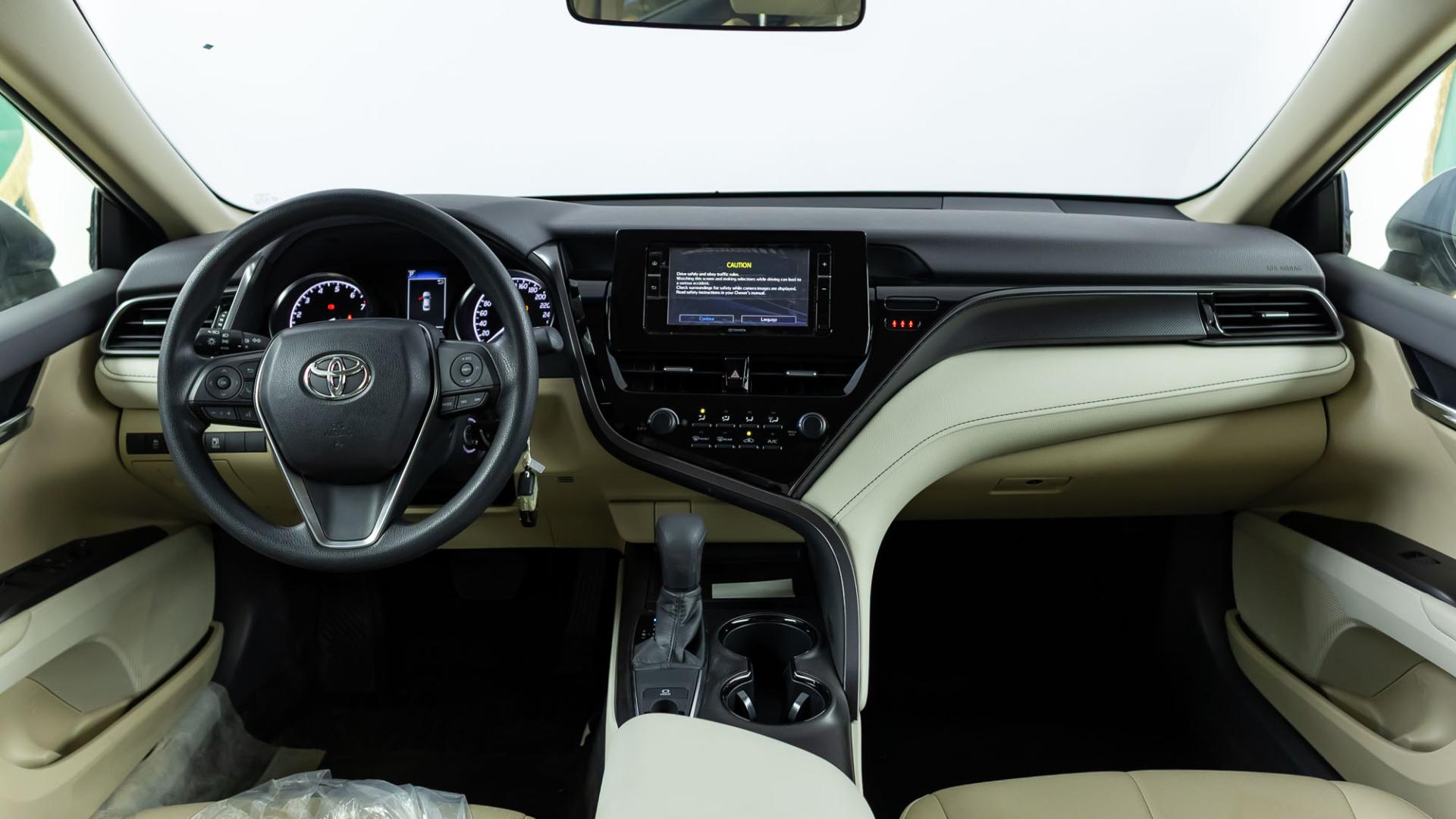 LE تويوتا كامري