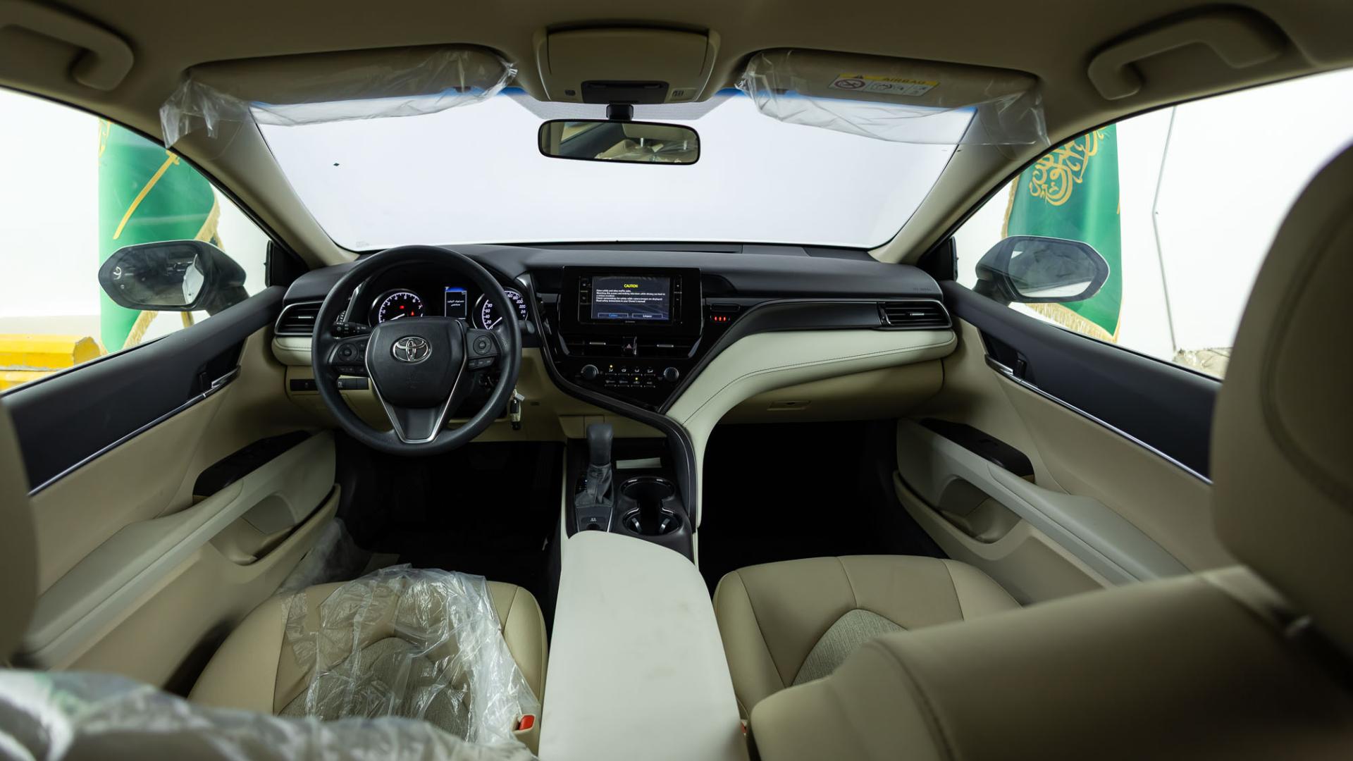 LE تويوتا كامري