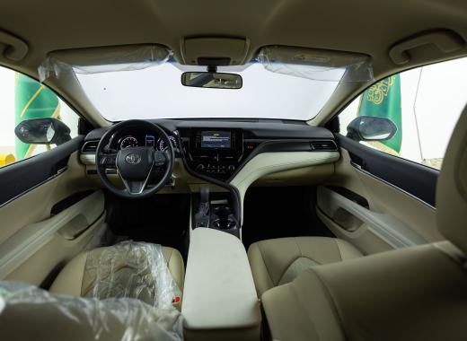 LE تويوتا كامري