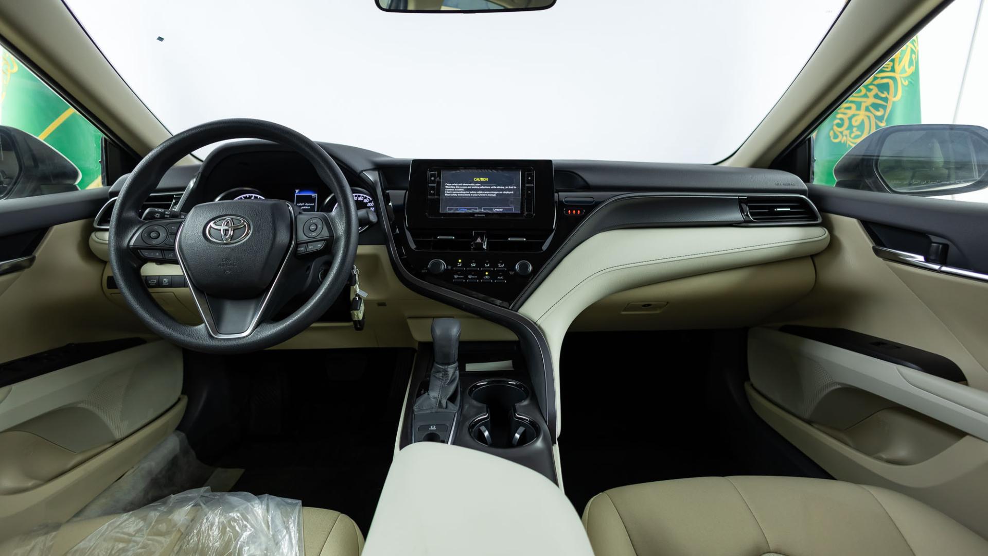 LE تويوتا كامري