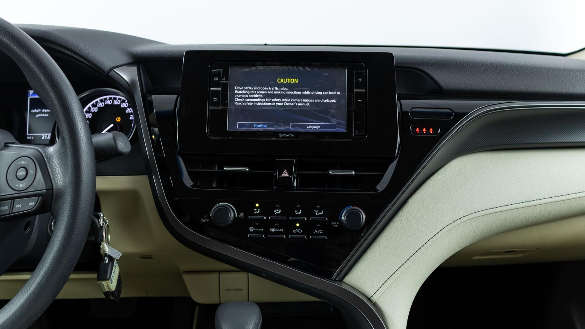 LE تويوتا كامري