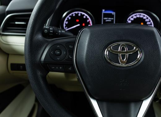 LE تويوتا كامري