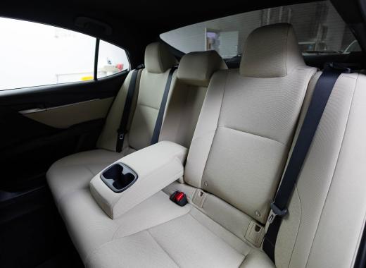 تويوتا كامري ستاندر 2025