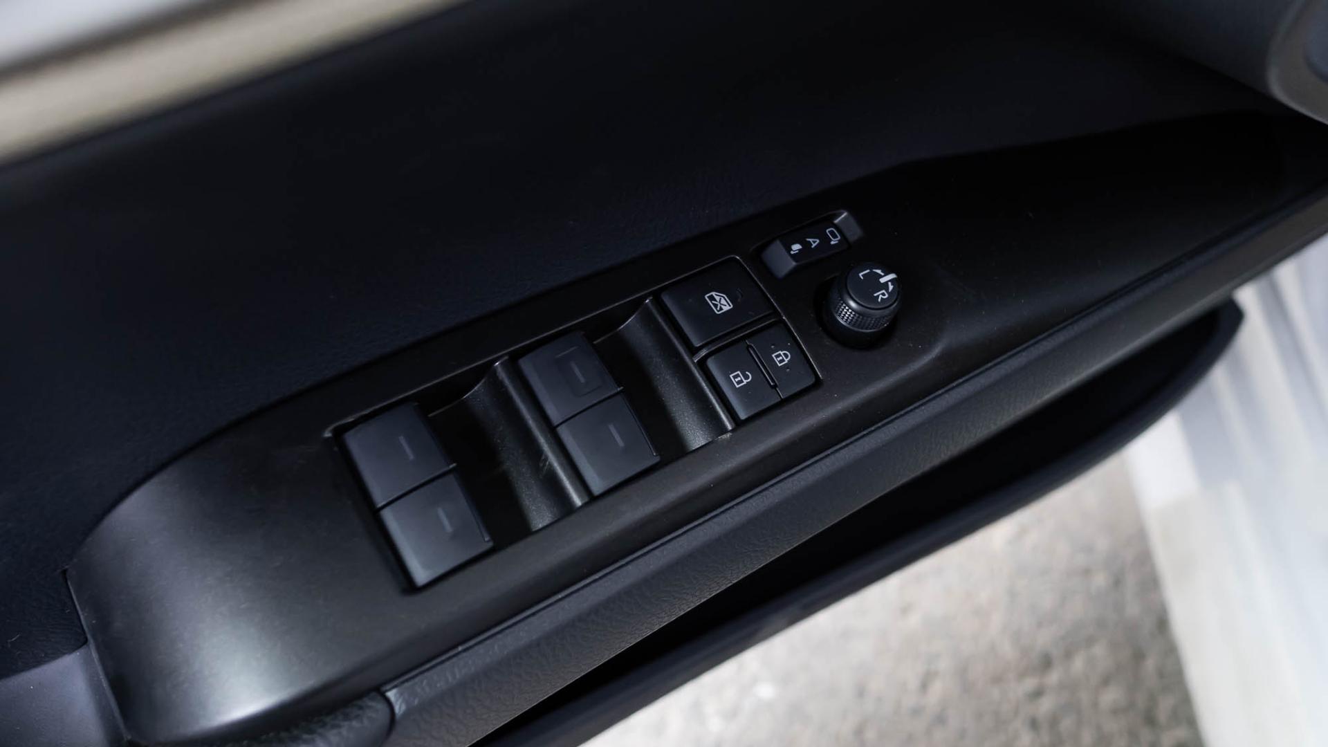 تويوتا كامري ستاندر 2025