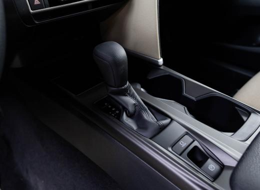 تويوتا كامري ستاندر 2025